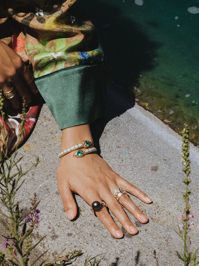 Dark Pearl Claw Ring